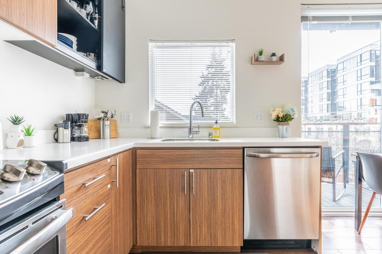 Close Downtown Modern Apartment - Pet Friendly, Wifi, Rooftop Views ซีแอตเทิล ภายนอก รูปภาพ